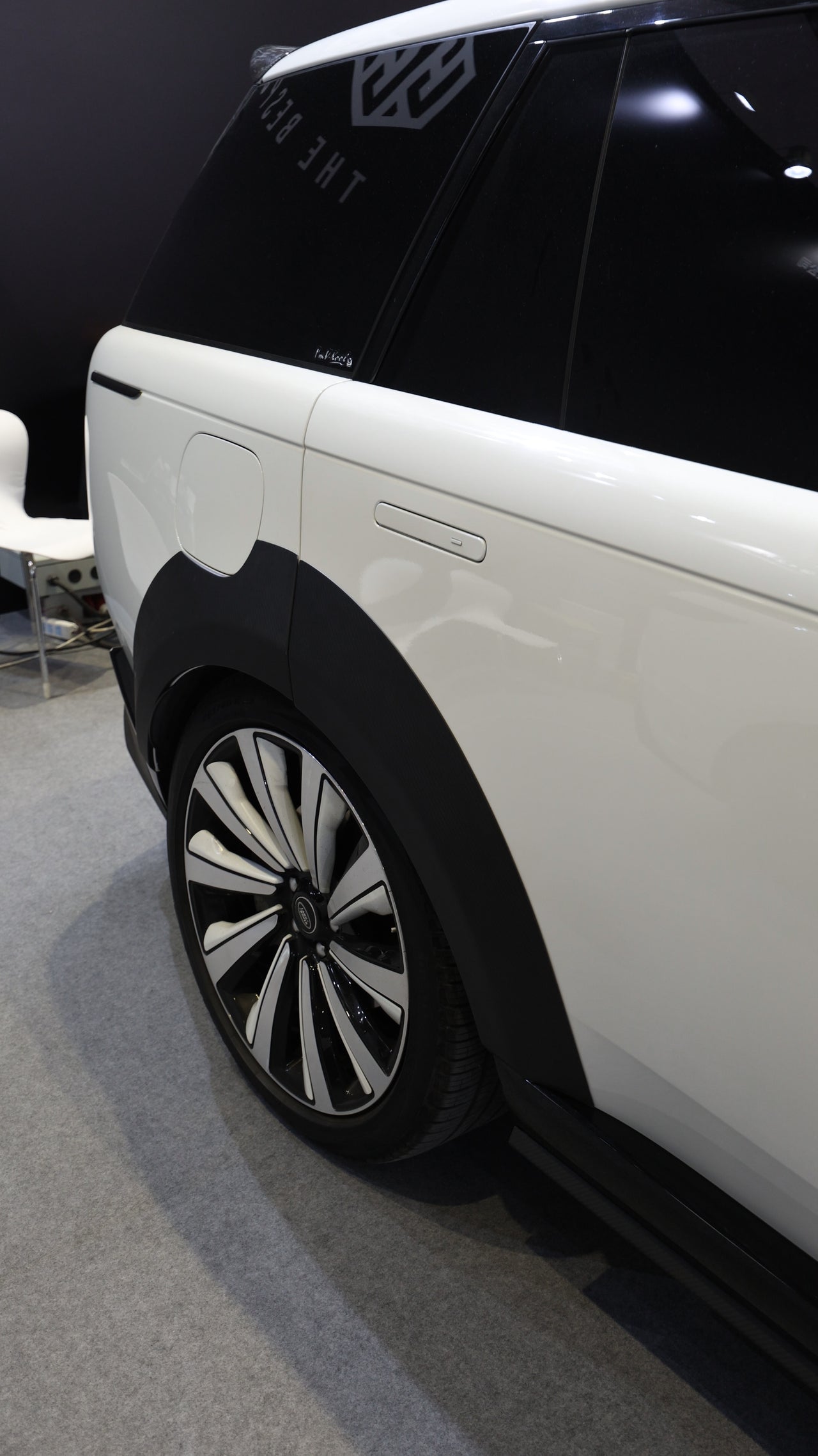 Carbon Fibre add on wheel arches for Range Rover L460 2022+