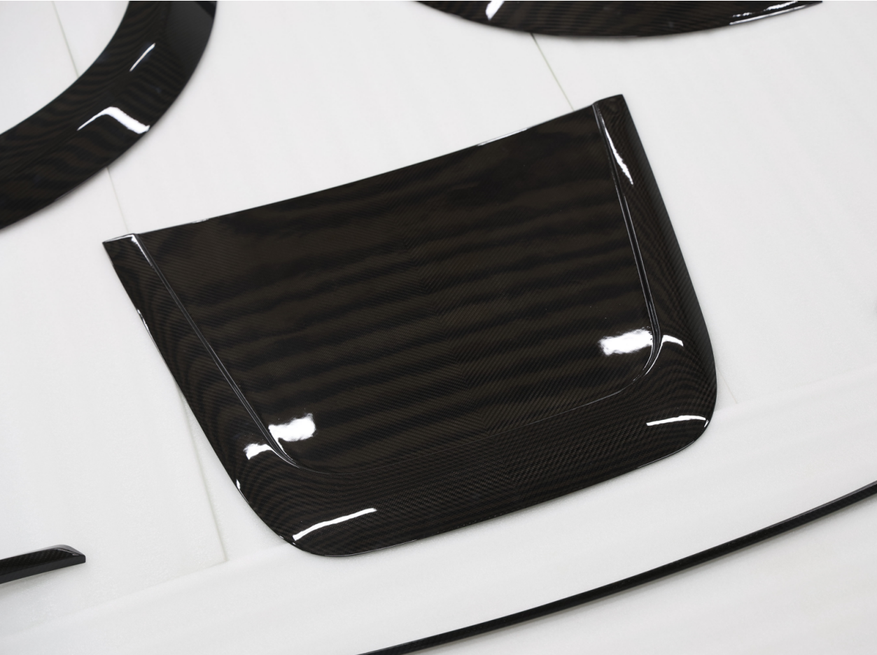 Range Rover L460 2022+  Carbon Fibre Hood Cover