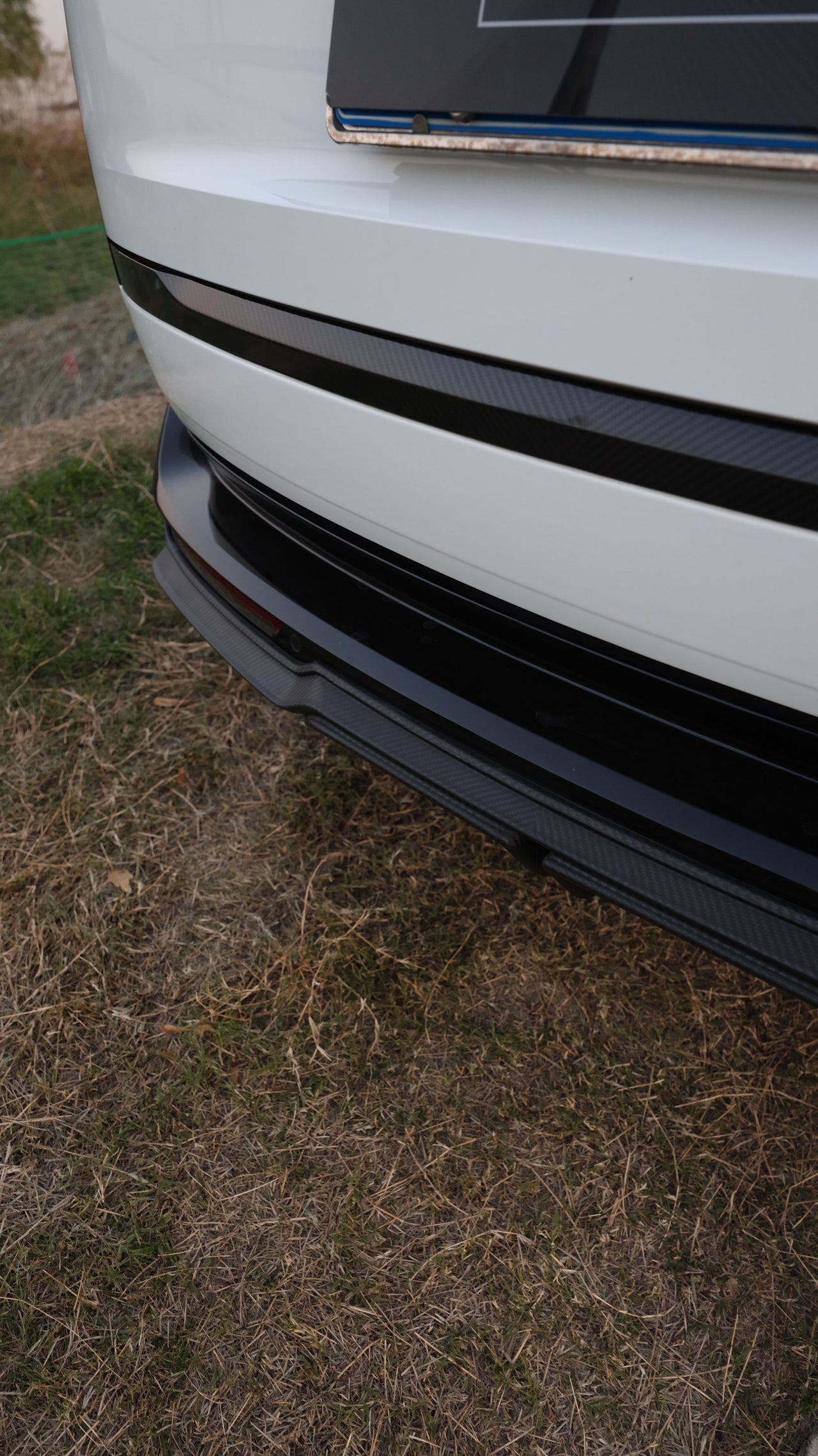 L460 Rear Range Rover Vogue L460 2022+ Carbon Fibre Rear Diffuser | Vogue Perfor ...
