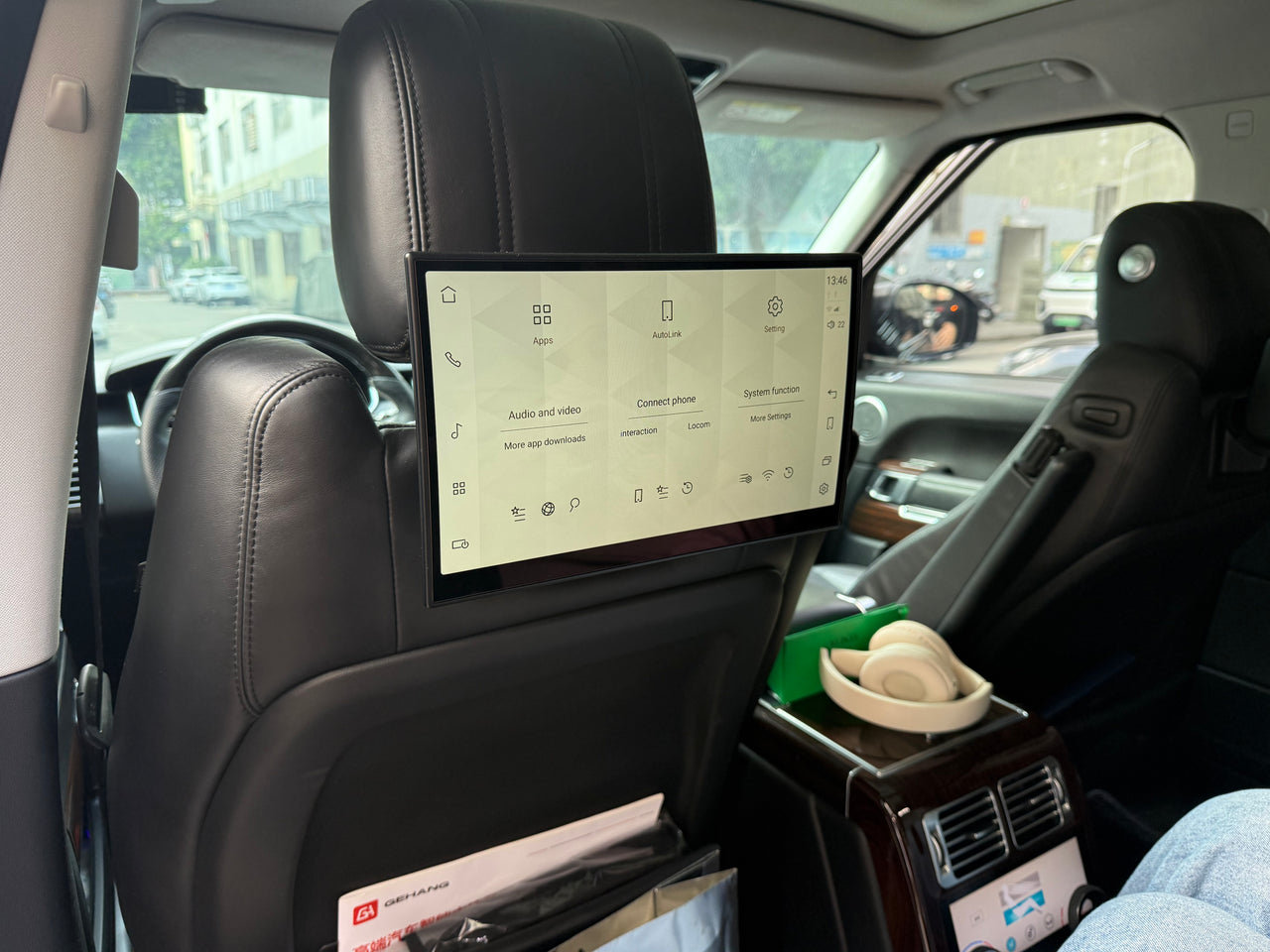 11.4-Inch Rear Seat Entertainment Screens – Range Rover (2022+)
