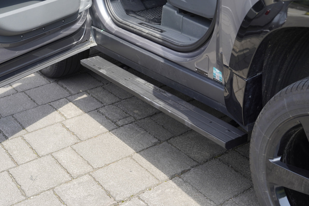 Deployable Electric Side Steps – Land Rover Defender L663 90 (2020+)