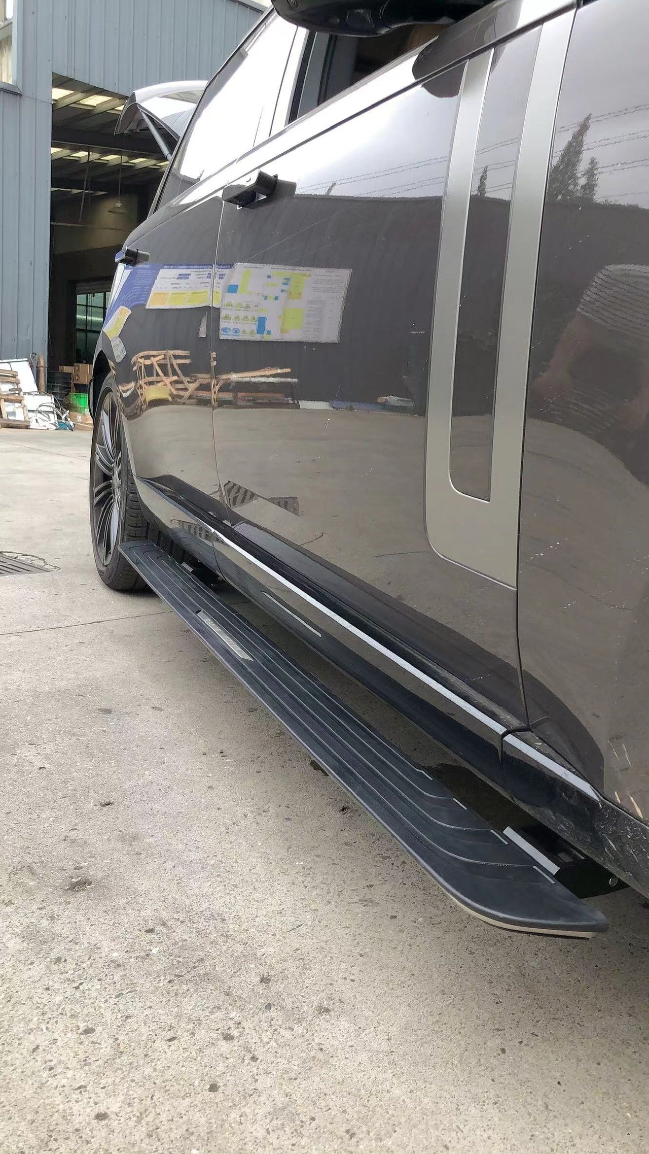 Range Rover 2022 L460 deployable side steps