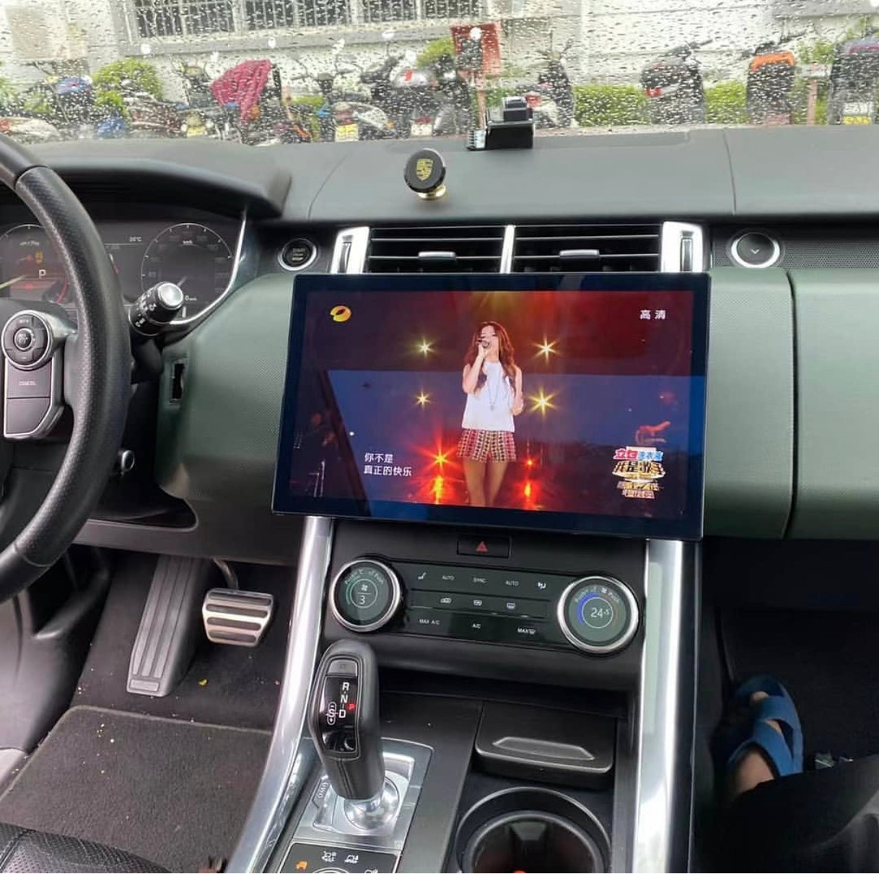Range Rover Displays 13.3-Inch Floating Android Display Upgrade for 2013-2022 Range Rover S ...
